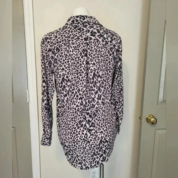 Equipment Essential Long Sleeve Animal Leopard Print Silk Button Down Blouse(M) - Picture 7 of 10